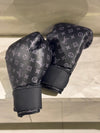 LUXURY BOXING GLOVES 2.0 BLACK luxgloves.com